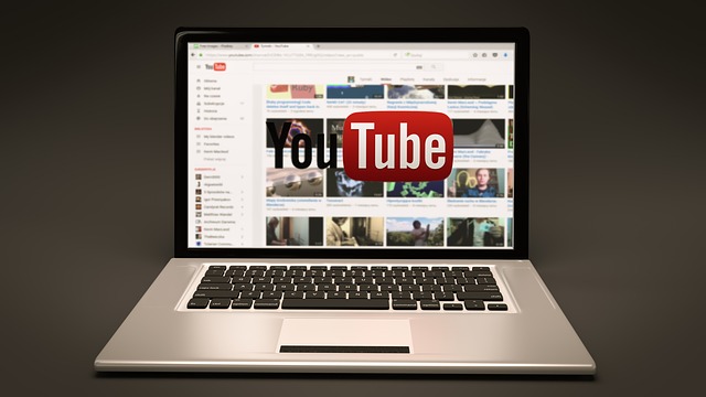 youtube v laptopu